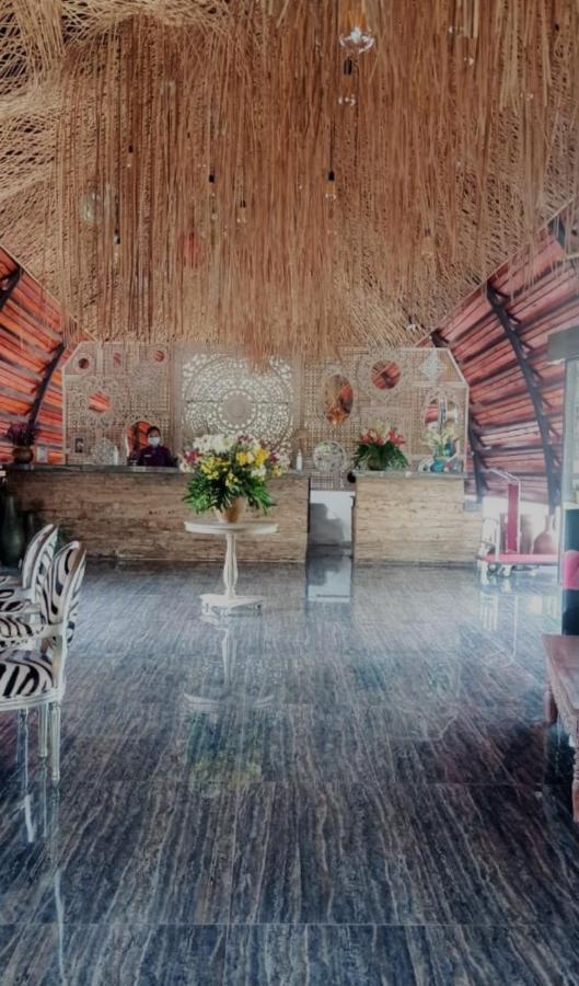 Dusun Semilir Hotel And Resort Semarang Exterior foto