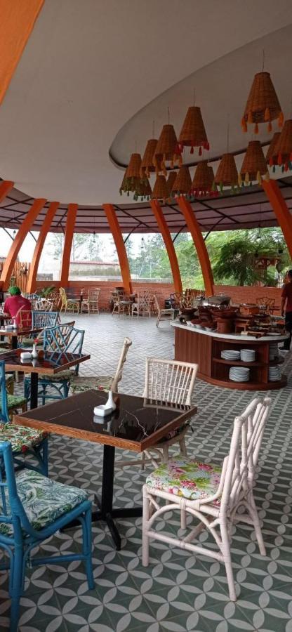 Dusun Semilir Hotel And Resort Semarang Exterior foto